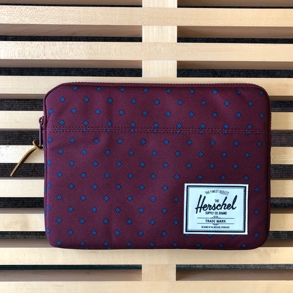 NWT HERSCHEL IPad / iPad Air Sleeve - Picture 2 of 5
